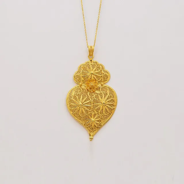 luisa-paix-o-cora-o-de-viana-pendentif-argent-dor-8-cm image 1