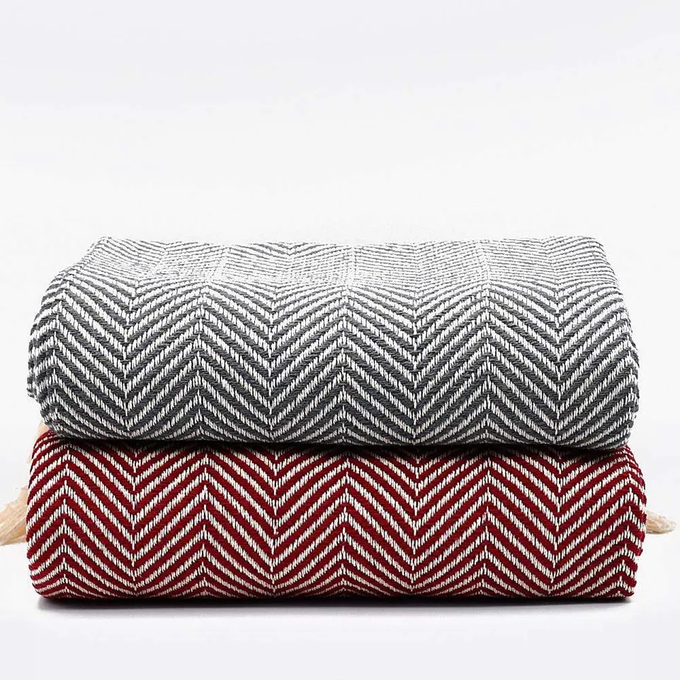 luisa-paix-o-chevrons-plaid-coton-bordeaux-200x135-cm image 1