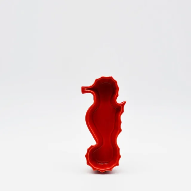 luisa-paix-o-vaisselle-portugaise-plat-hippocampe-rouge-18-cm-c-ramique image 1