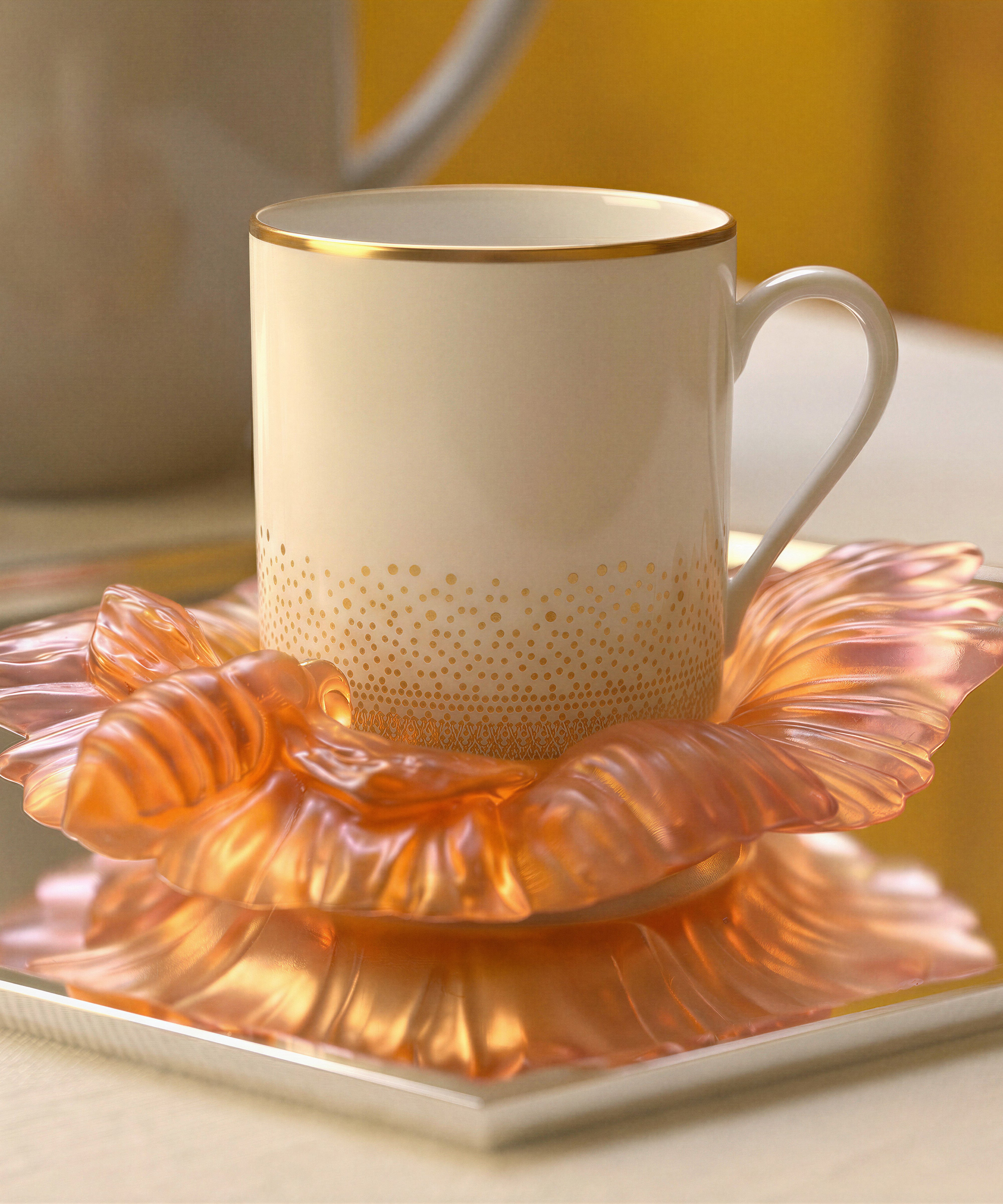 daum-or-d-abeille-coffret-2-tasses-caf-cristal-dor image 3