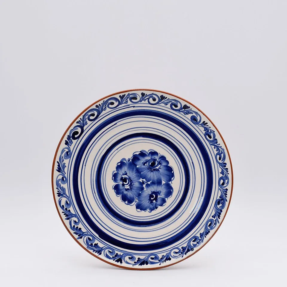 luisa-paix-o-assiette-terre-cuite-23-cm-bleue-fait-main image 1