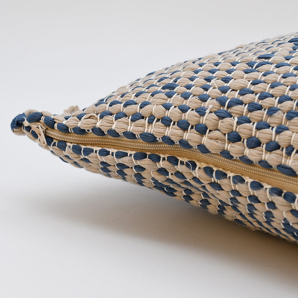 luisa-paix-o-housse-coussin-fibres-recycl-es-bleu-40x40cm image 4