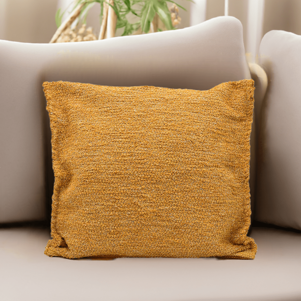 luisa-paix-o-housse-de-coussin-60x60-ocre-artisanale image 3