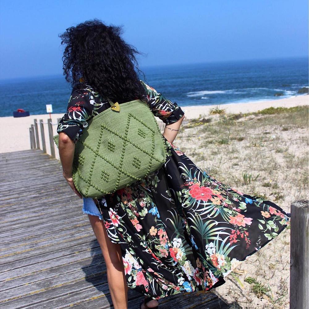 luisa-paix-o-sac-paule-cuir-sac-vert-tapis-50cm image 3