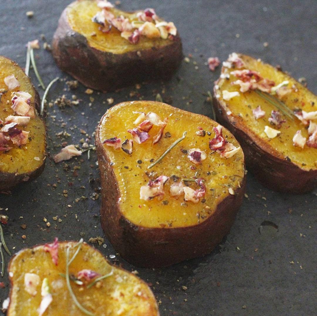 luisa-paix-o-tube-betteraves-d-shydrat-es-amandes-grill-es-snack image 5