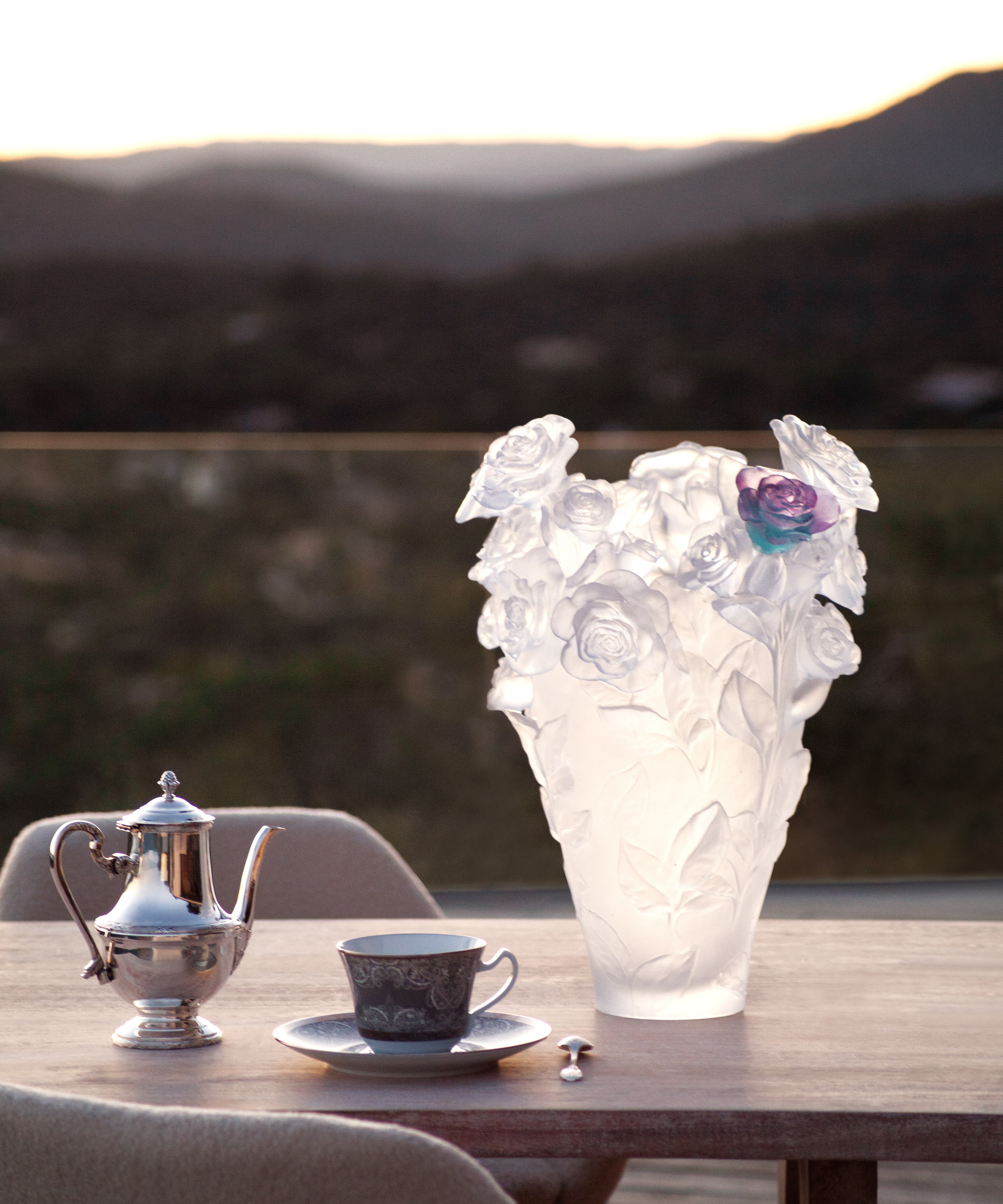 daum-univers-v-g-tal-rose-passion-vase-magnum-blanc image 3