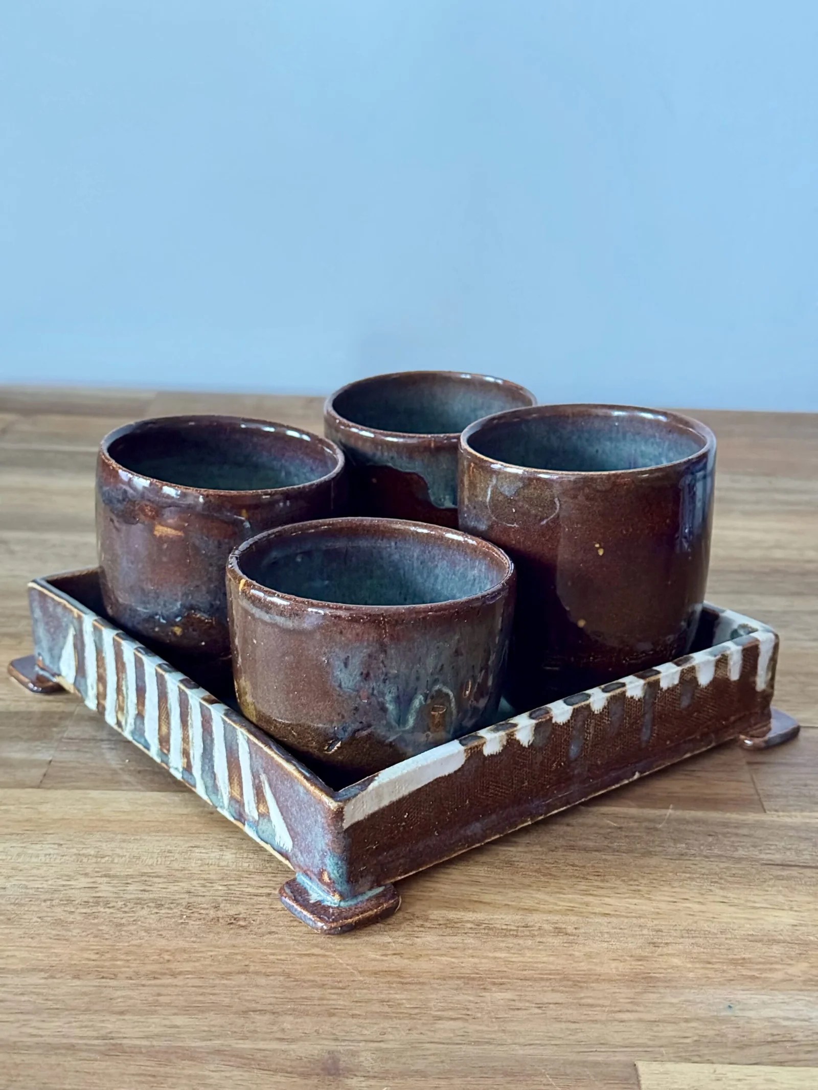 l-atelier-c-crescendo-4-tasses-gr-s-brunes-plateau image 3