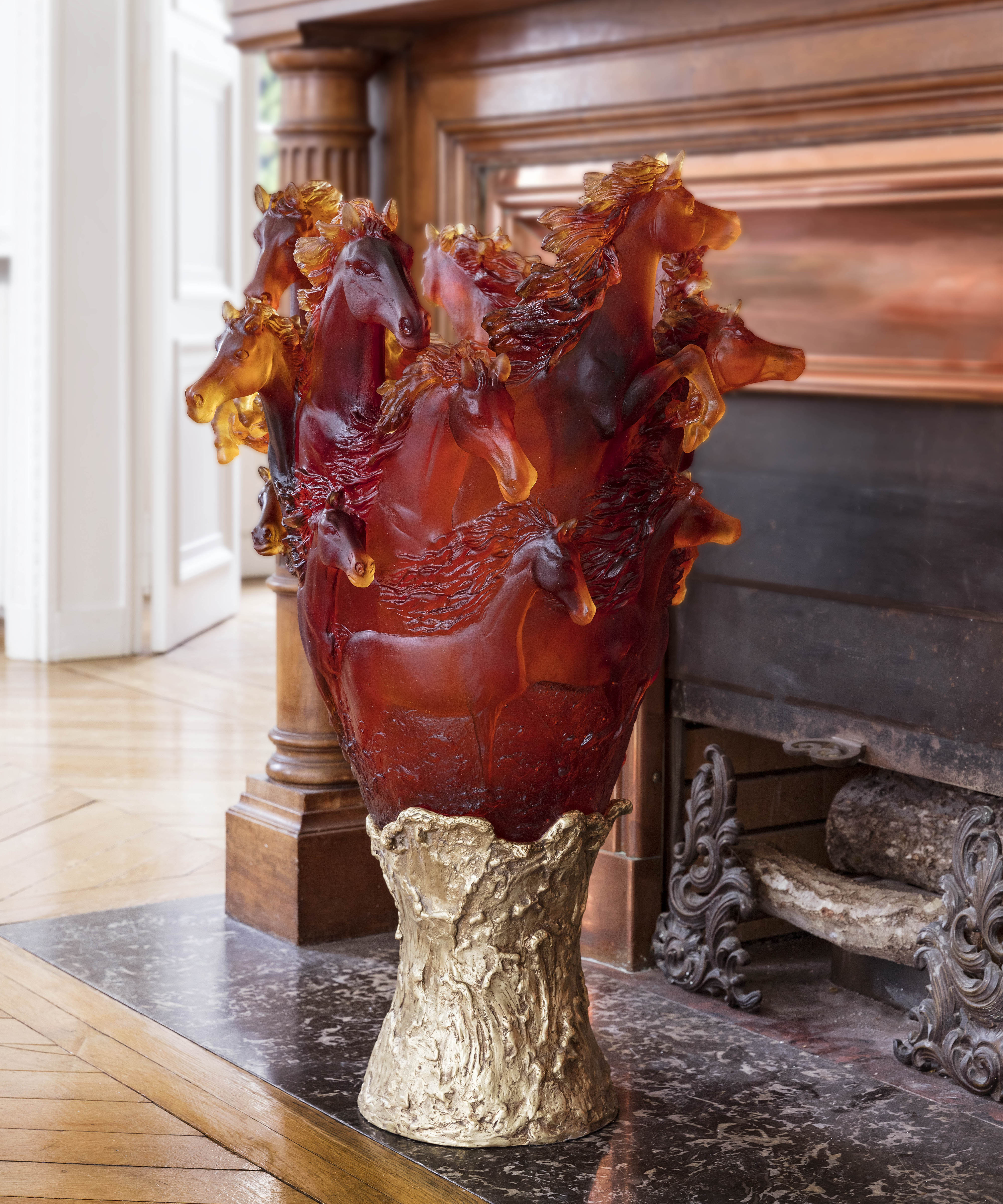 daum-univers-animalier-cavalcade-vase-prestige-ambre-50ex-cristal image 2