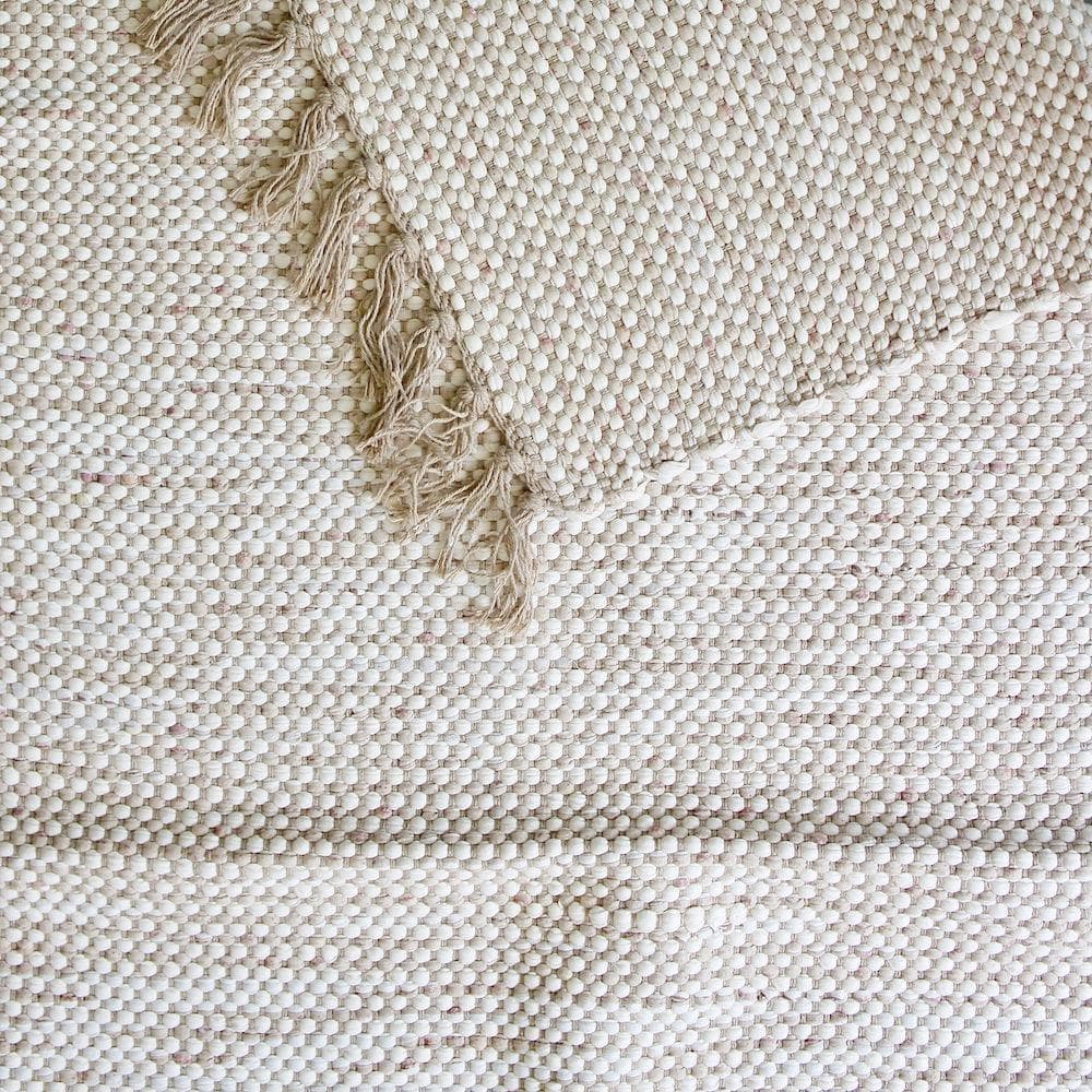 luisa-paix-o-tapis-coton-140x70-beige-et-blanc-frang image 2