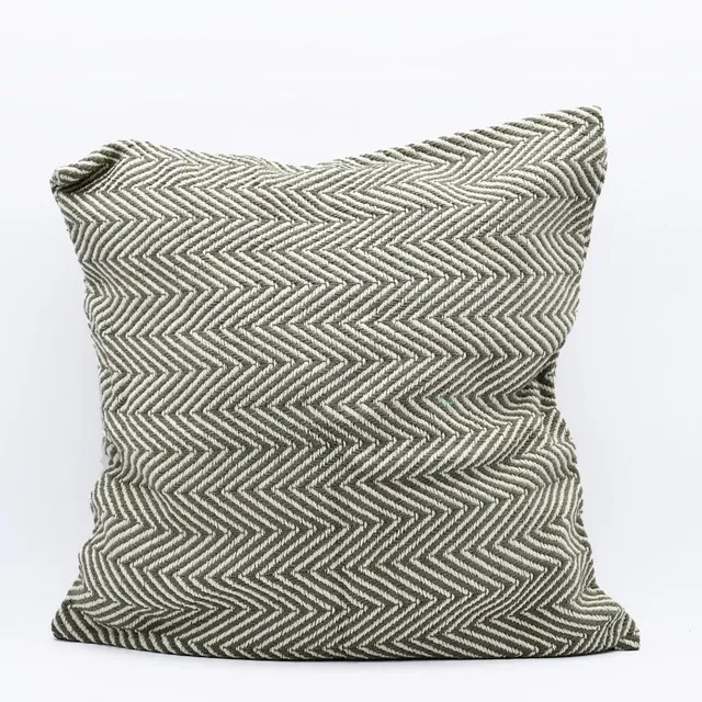 luisa-paix-o-chevrons-housse-de-coussin-50x50-vert-fonc image 1