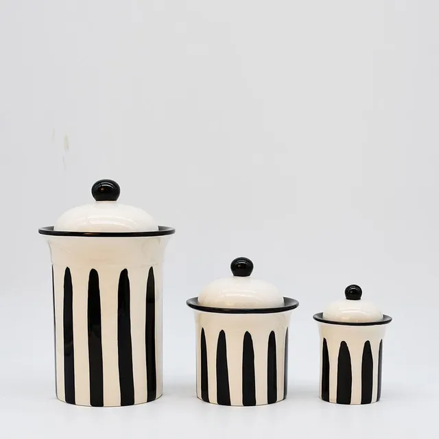 luisa-paix-o-costa-nova-mar-bo-te-cuisine-c-ramique-noire-12-cm-fait-main image 1
