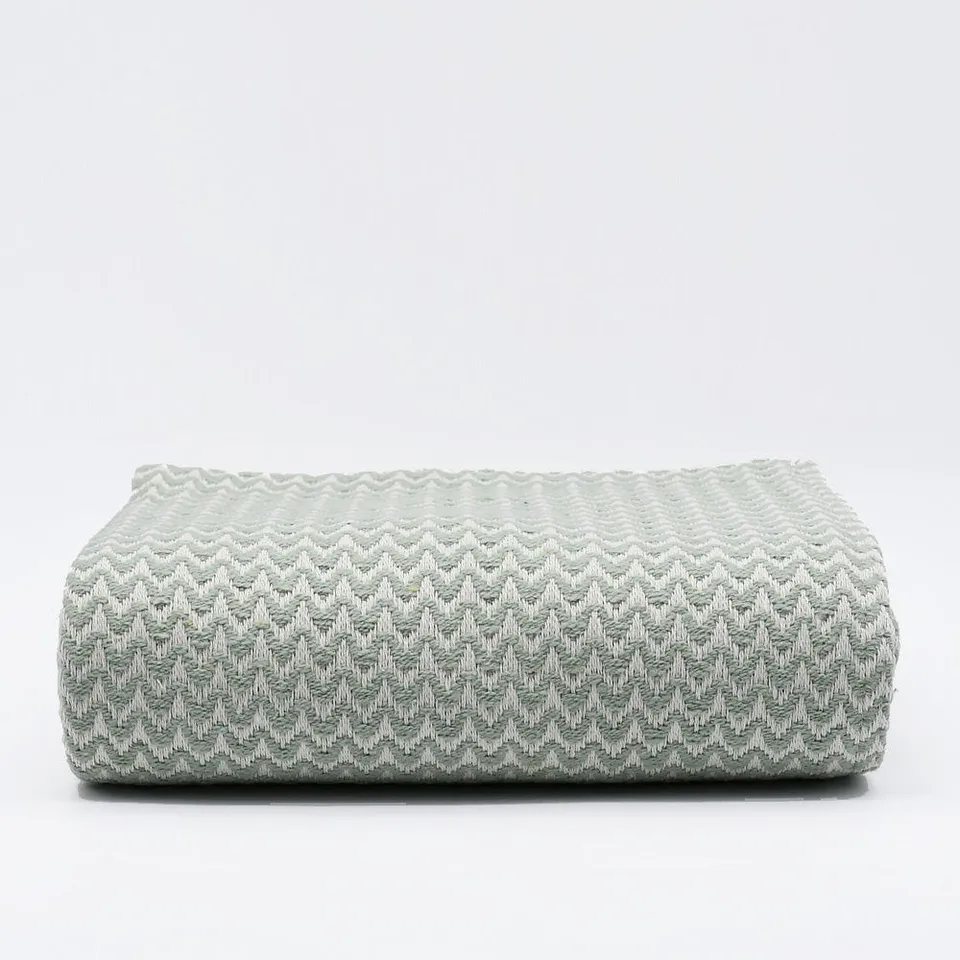 luisa-paix-o-ondas-plaid-coton-180x130-vert-frang image 1
