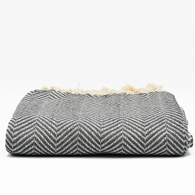 luisa-paix-o-chevrons-plaid-coton-gris-moyen-200x135cm image 1