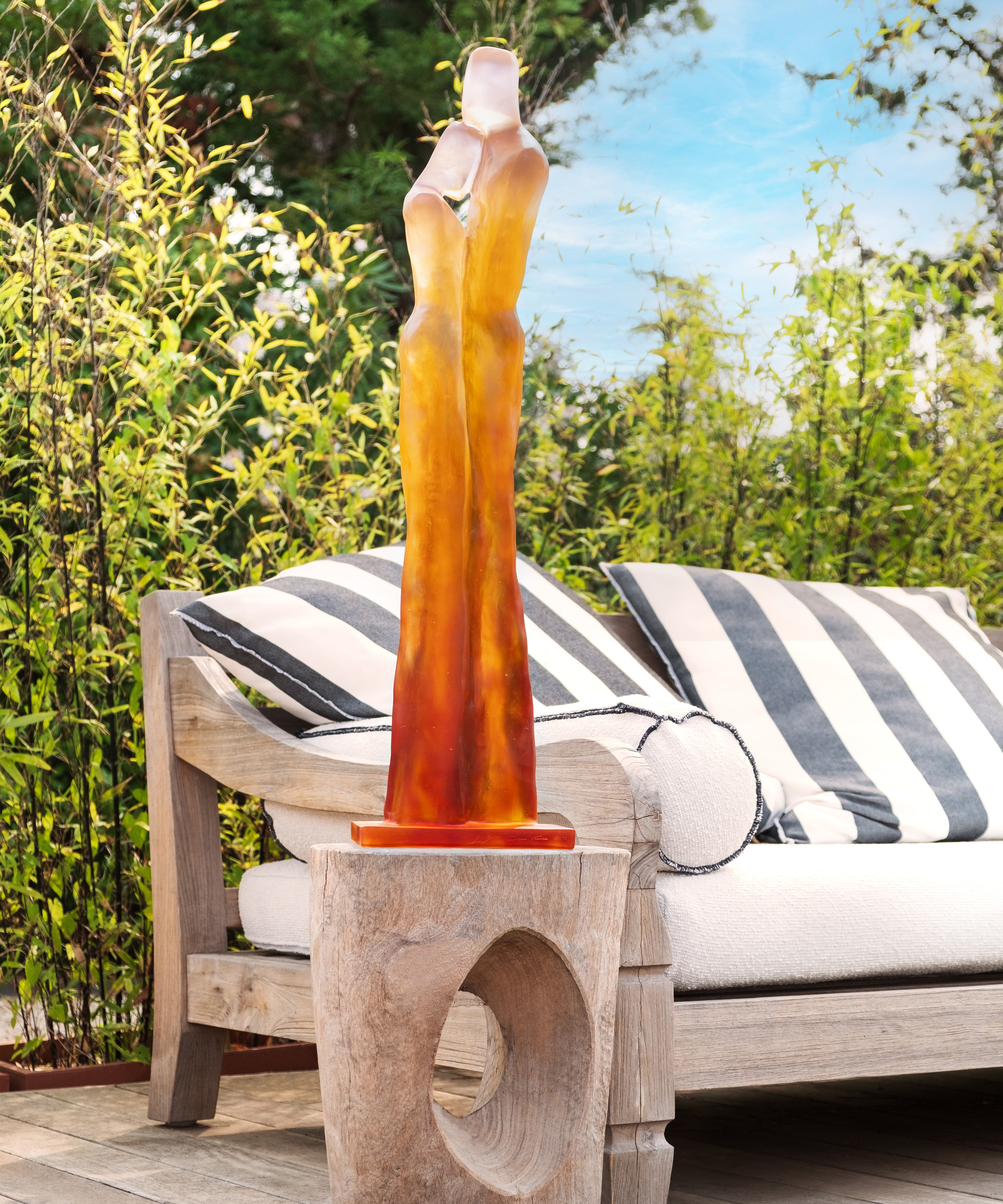 daum-univers-f-minin-le-retour-sculpture-cristal-ambre-rose image 2