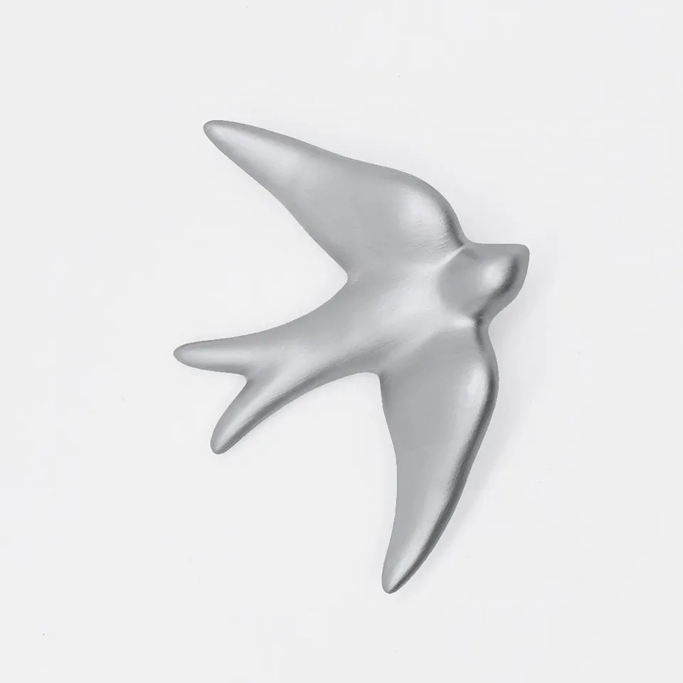 luisa-paix-o-hirondelle-c-ramique-argent-e-peinte-main-murale image 1