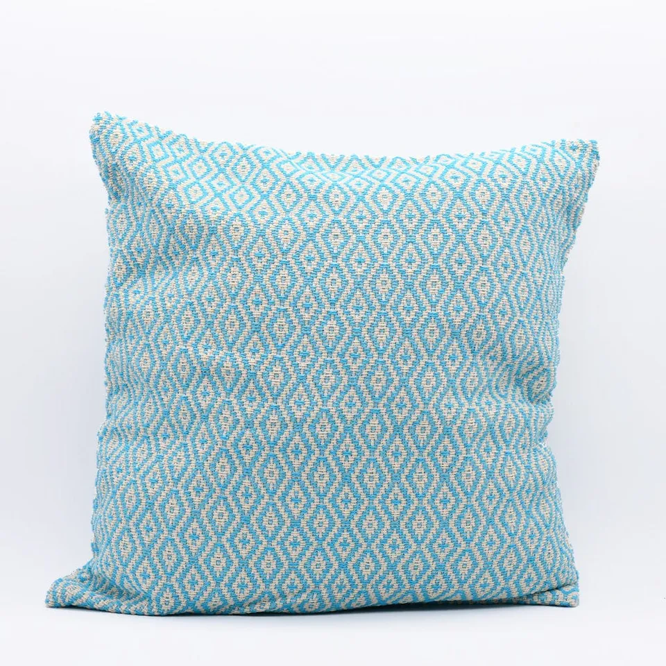 luisa-paix-o-losango-housse-de-coussin-50x50-turquoise image 1