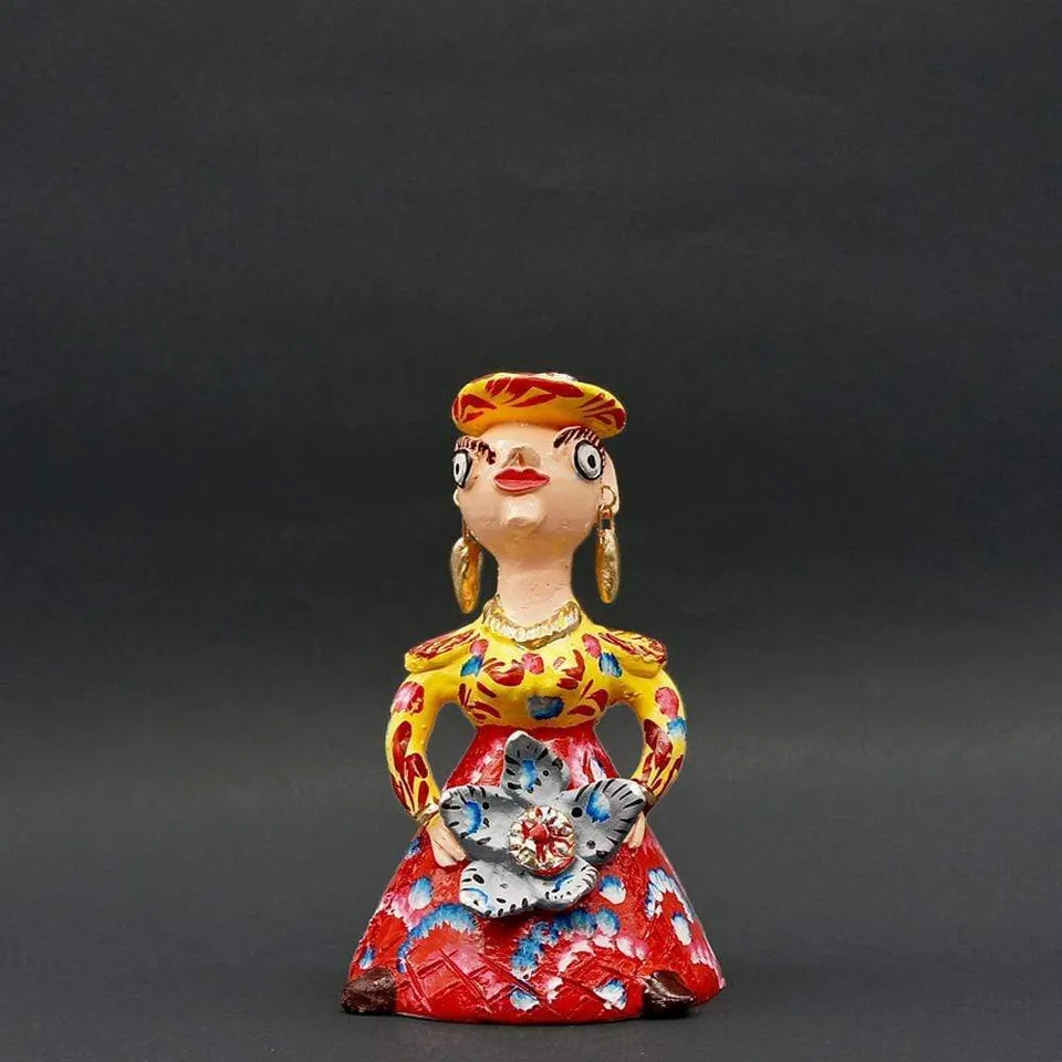 luisa-paix-o-j-lia-c-ta-boneca-minhota-statuette-20-cm image 1