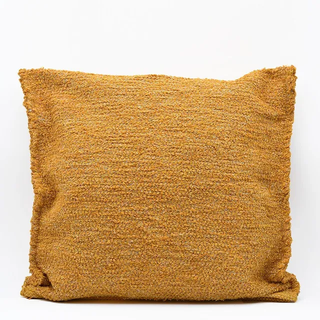 luisa-paix-o-housse-de-coussin-60x60-ocre-artisanale image 1