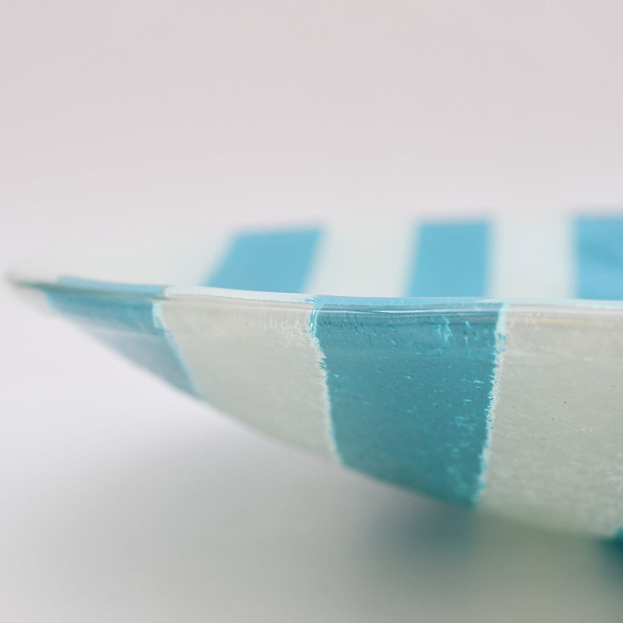 luisa-paix-o-vaisselle-portugaise-marinha-grande-plat-verre-turquoise image 6