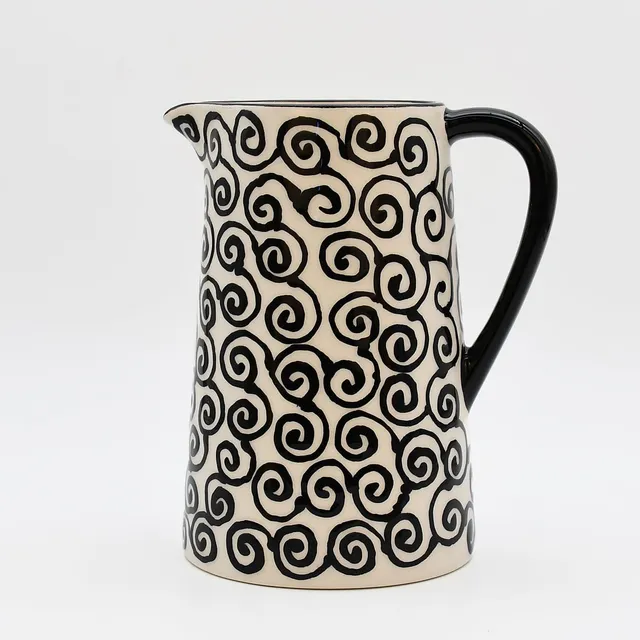 luisa-paix-o-redemoinho-carafe-c-ramique-noire-1-l image 1