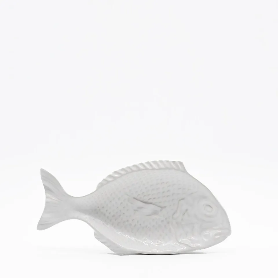 luisa-paix-o-plat-poisson-25cm-blanc-en-c-ramique-fait-main image 1