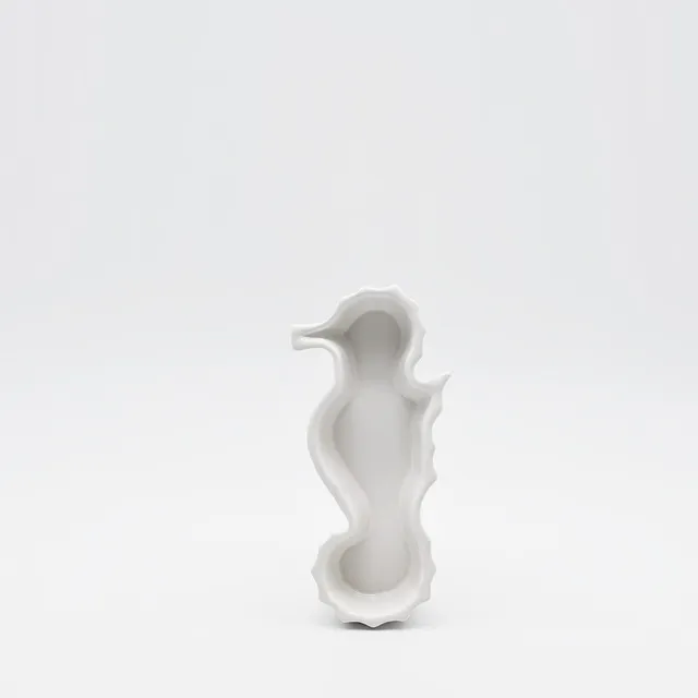 luisa-paix-o-hippocampe-petit-plat-c-ramique-blanche-18cm image 1