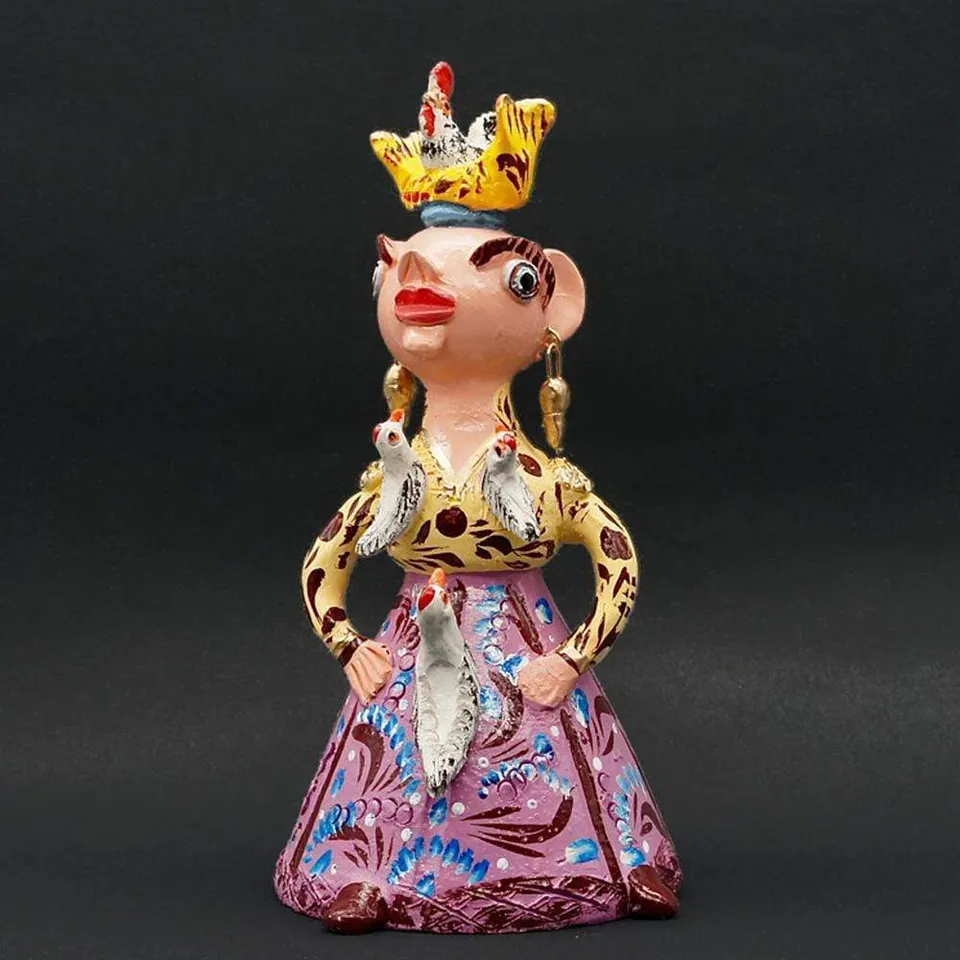 luisa-paix-o-boneca-minhota-statuette-c-ramique-30-cm-j-lia-c-ta image 1