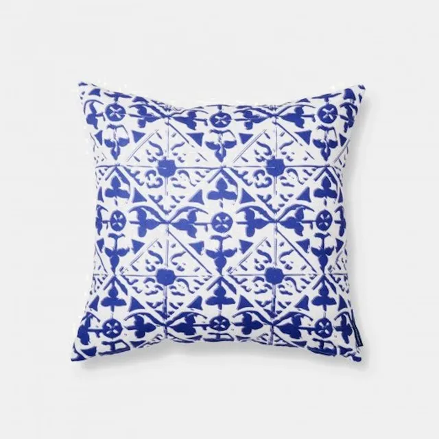 luisa-paix-o-azulejos-housse-de-coussin-coton-50x50cm image 1