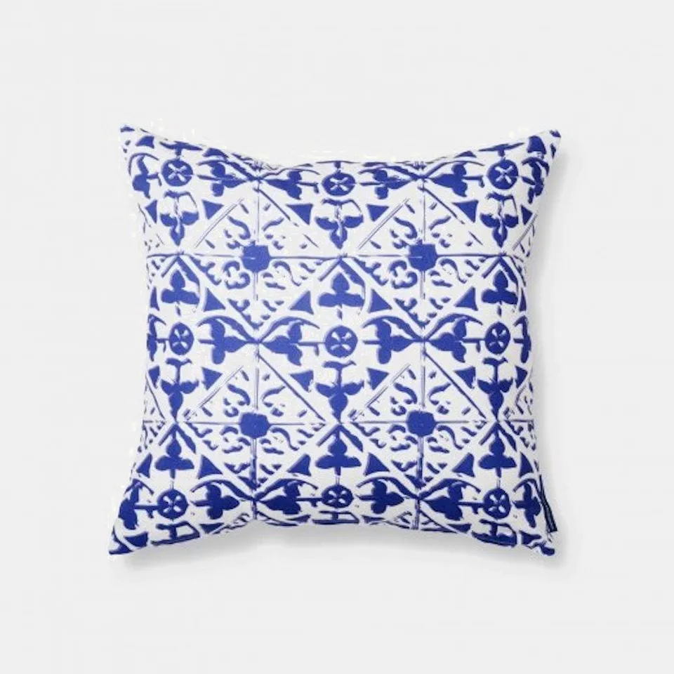 luisa-paix-o-azulejos-housse-de-coussin-coton-50x50cm image 1