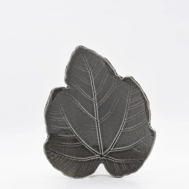 luisa-paix-o-figueira-petite-assiette-c-ramique-feuille-gris-26cm image 1