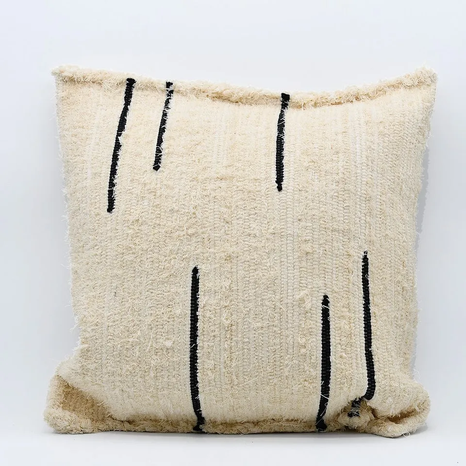 luisa-paix-o-romana-housse-coussin-beige-recycl-e-50x50 image 1
