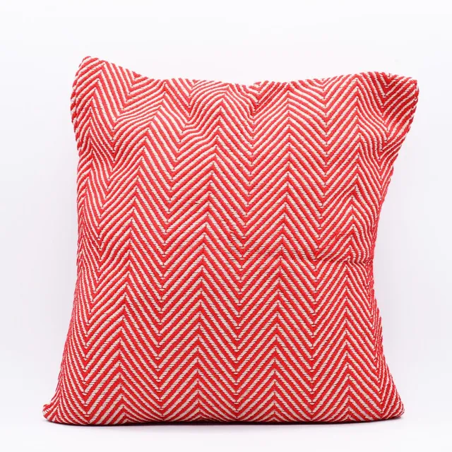 luisa-paix-o-chevrons-housse-de-coussin-50x50-rouge image 1