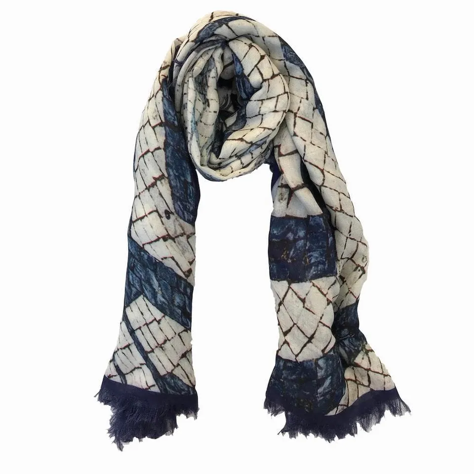 luisa-paix-o-cal-ada-portuguesa-foulard-bleu-100x138-cm image 1