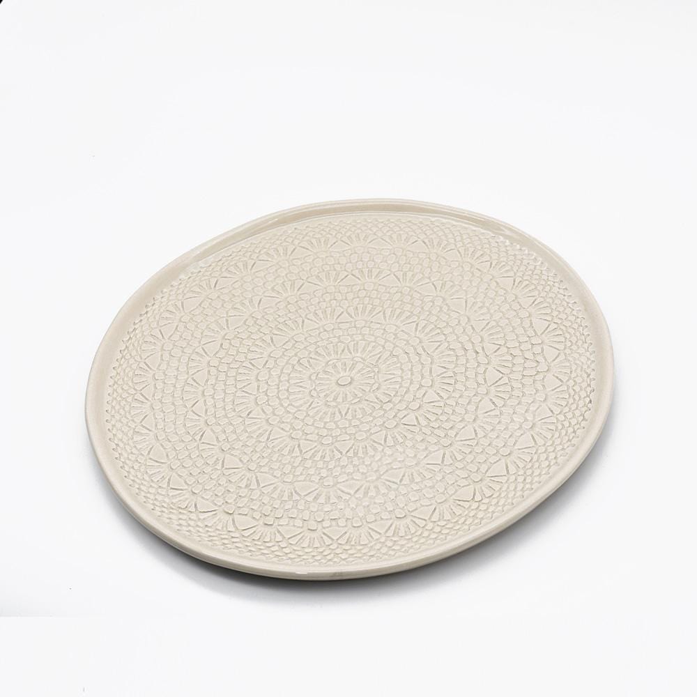 luisa-paix-o-carimbada-assiette-c-ramique-beige-27-cm-artisanale image 2