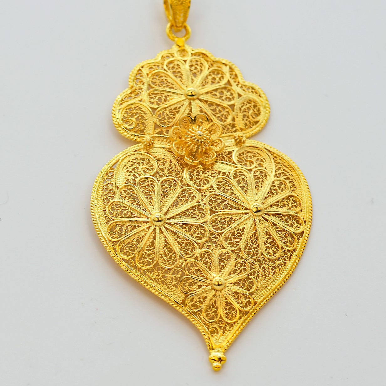 luisa-paix-o-cora-o-de-viana-pendentif-argent-dor-8-cm image 3