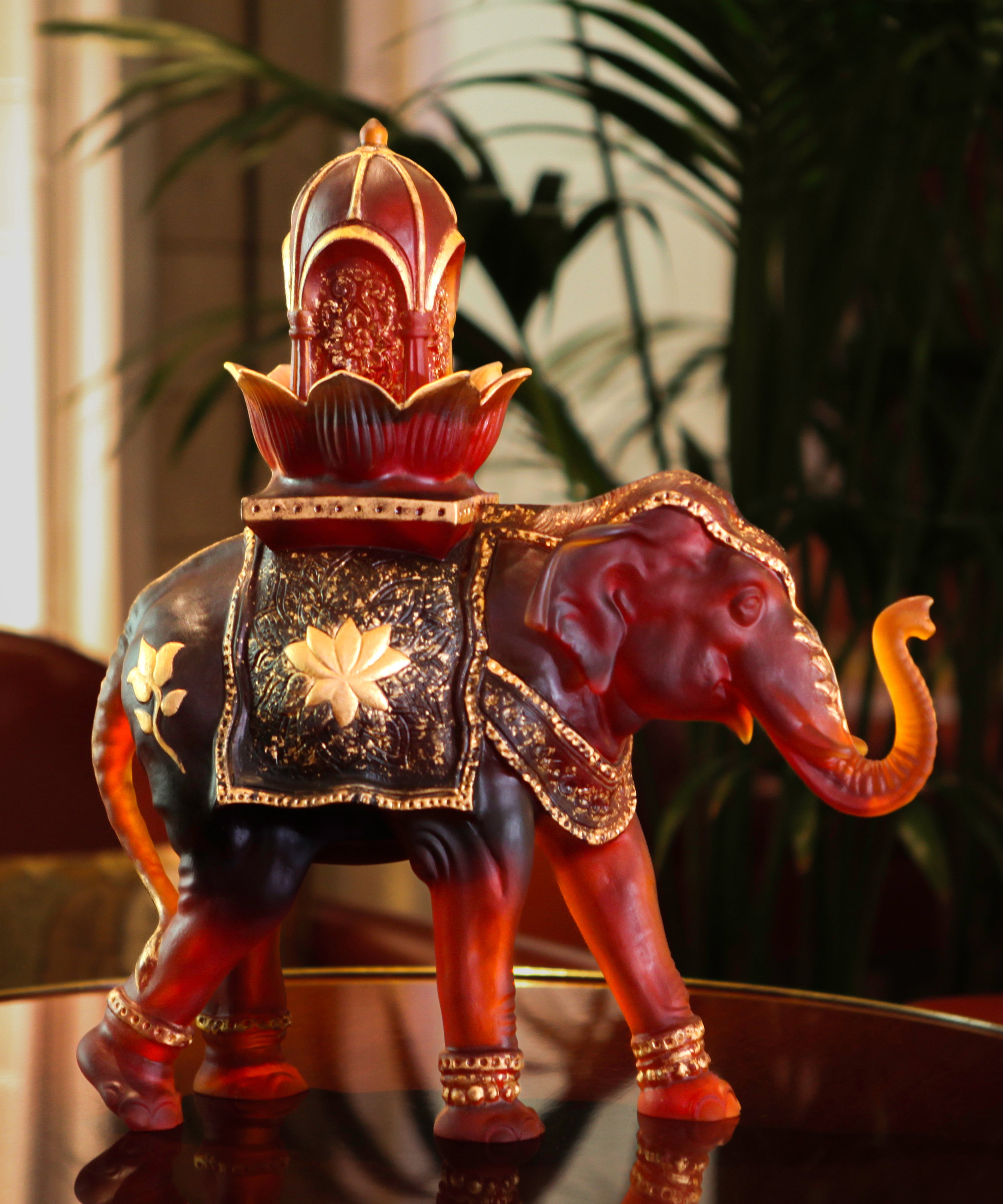 daum-univers-animalier-l-phant-shalmara-ambre-25-ex-feuille-d-or image 2