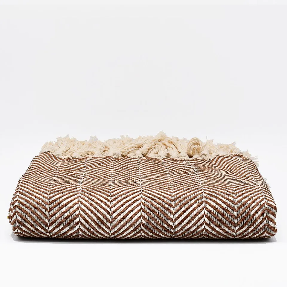 luisa-paix-o-plaid-chevrons-couverture-coton-camel image 1