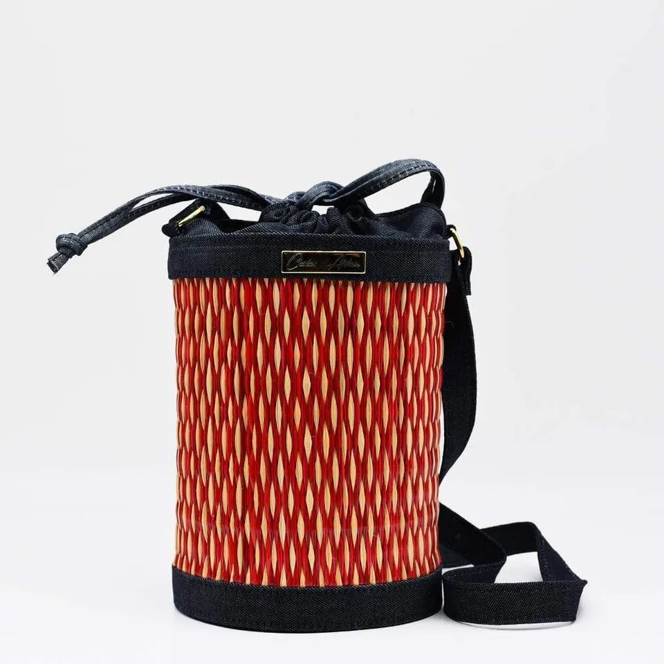 luisa-paix-o-accessoires-sac-bandouli-re-denim-jonc-rouge image 1
