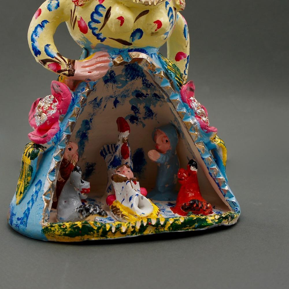 luisa-paix-o-boneca-com-pr-s-pio-40-cm-figurine-j-lia-c-ta image 7