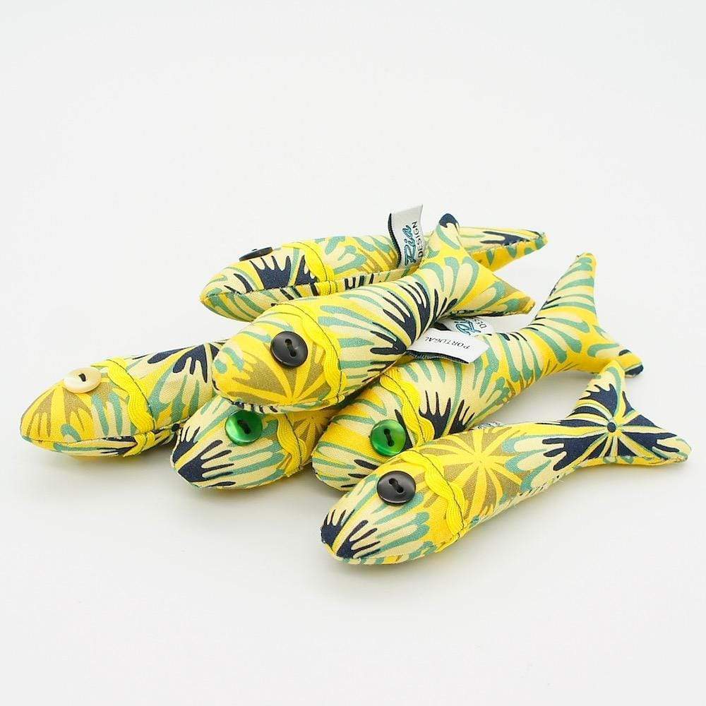 luisa-paix-o-sardinha-magnet-sardine-tissu-jaune-12-cm image 4