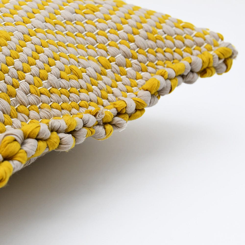 luisa-paix-o-housse-de-coussin-fibres-recycl-es-jaune-40x40cm image 3