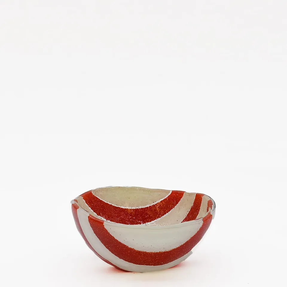 luisa-paix-o-marinha-grande-saladier-verre-rouge-13-cm image 1