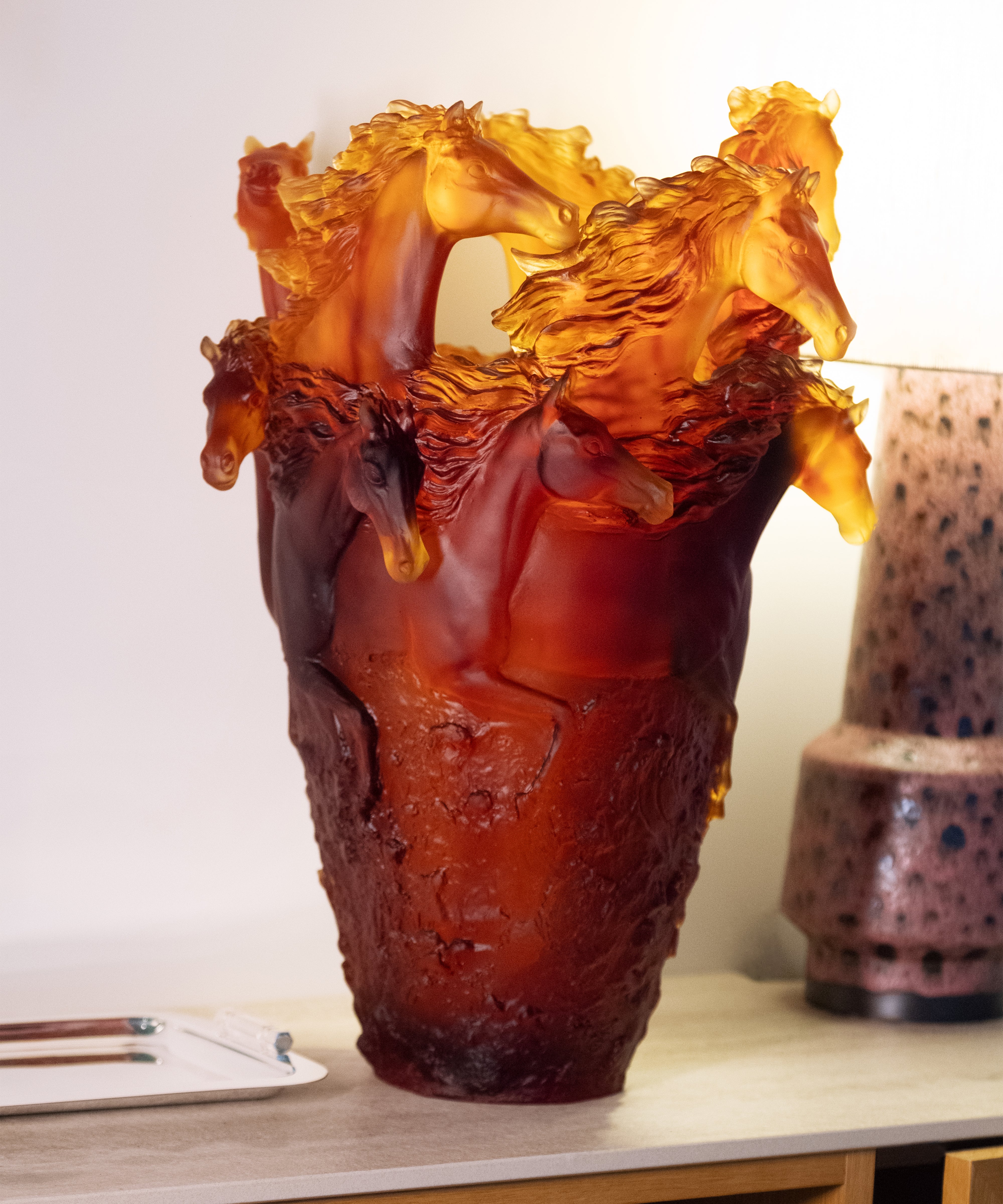 daum-cavalcade-vase-magnum-ambre-175-ex-cheval image 2