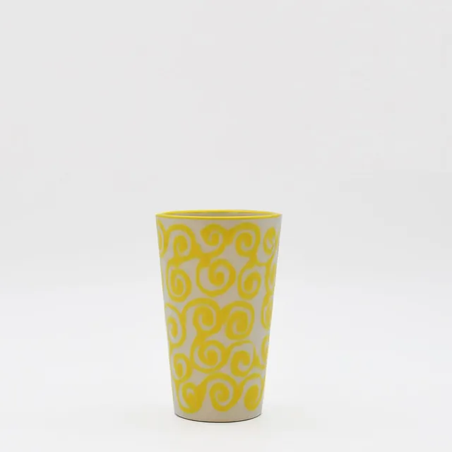 luisa-paix-o-redemoinho-mug-c-ramique-jaune-30cl image 1