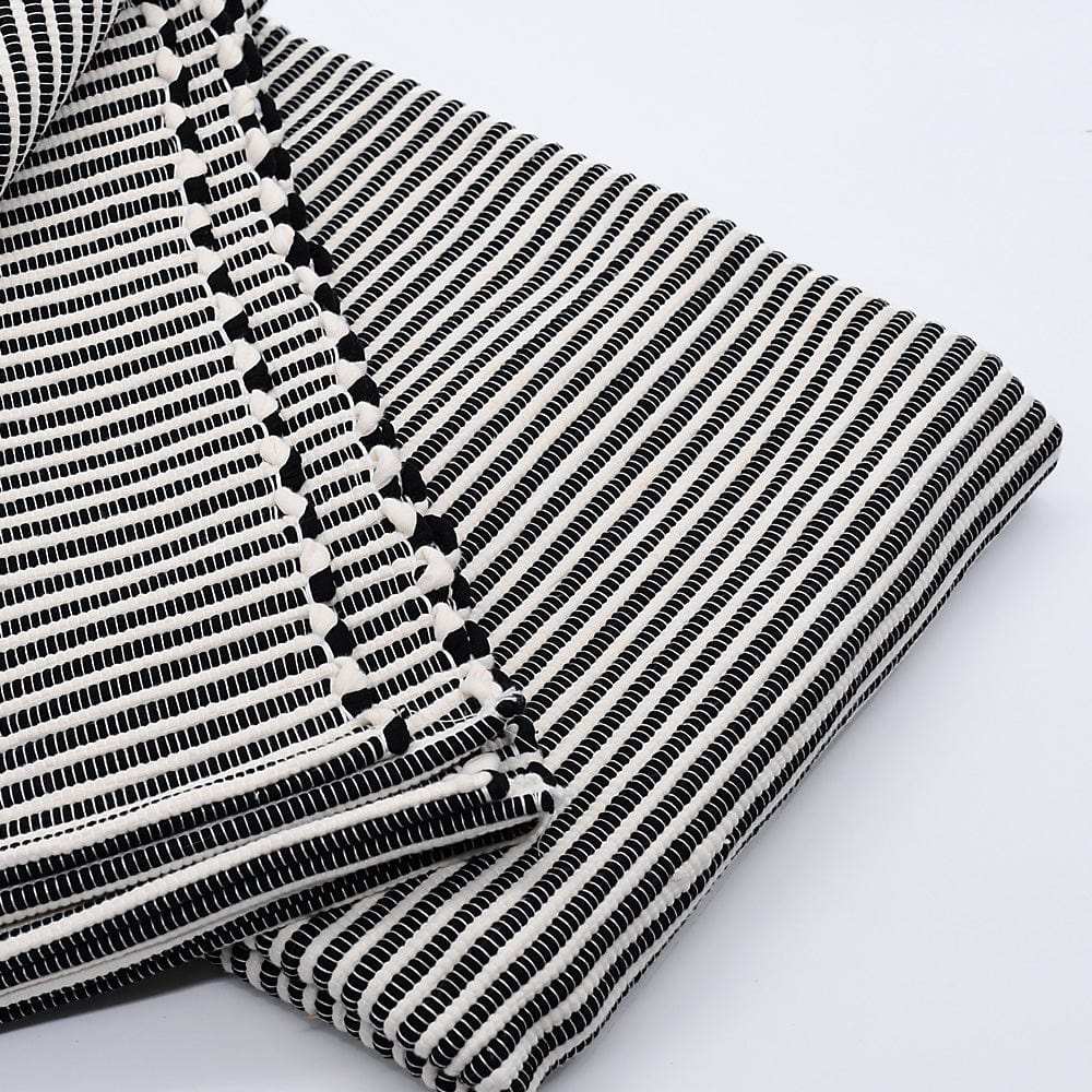 luisa-paix-o-linge-tapis-artisanal-ray-noir-blanc-200x140 image 2