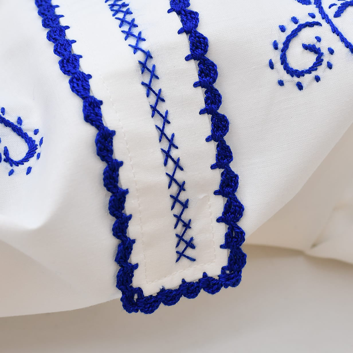 luisa-paix-o-viana-blouse-brod-e-main-bleu-cobalt image 5