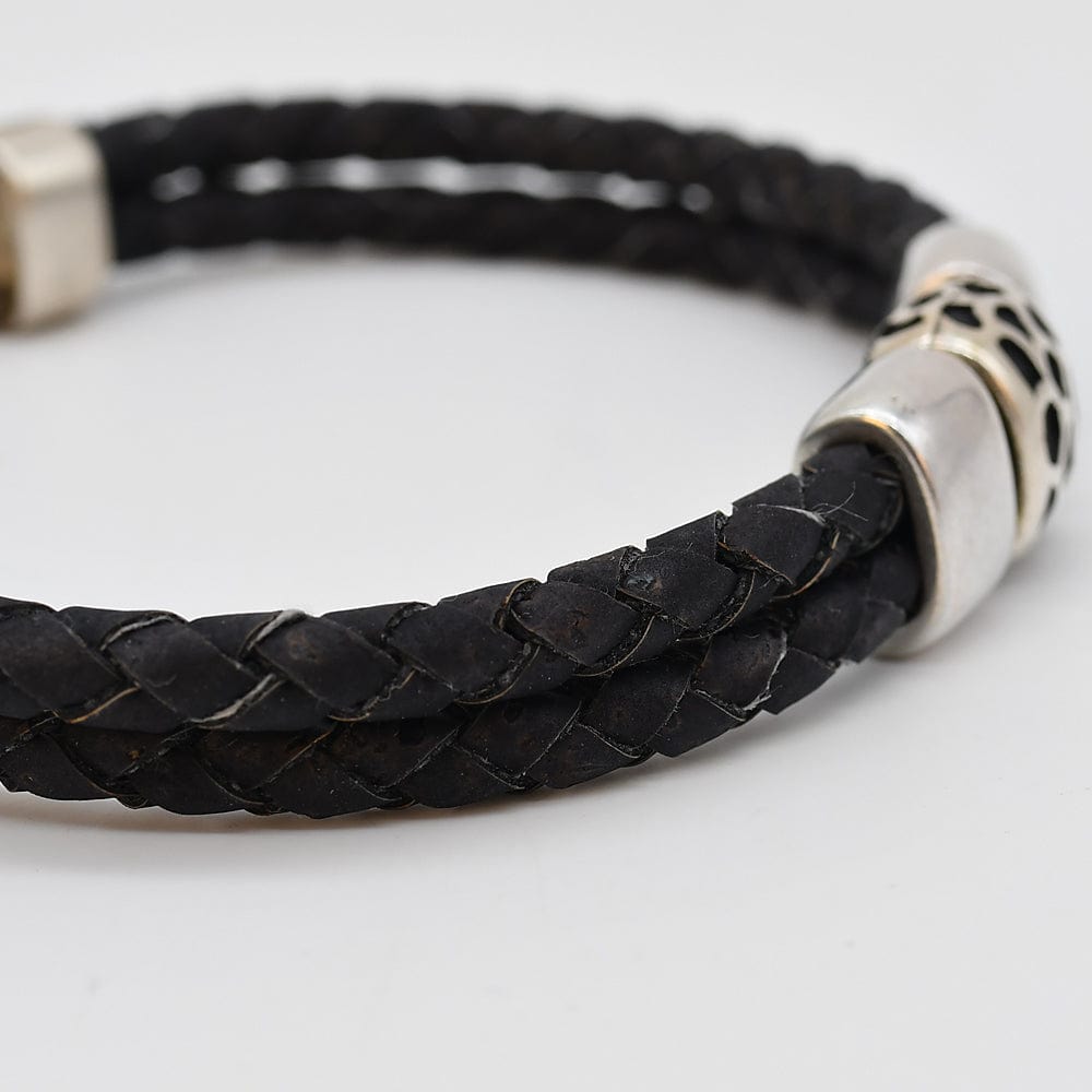 luisa-paix-o-bijoux-du-portugal-bracelet-li-ge-tress-noir-magn-tique image 4