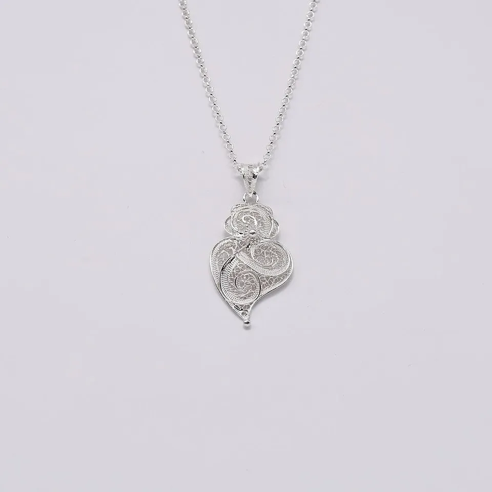 luisa-paix-o-bijoux-du-portugal-cora-o-de-viana-pendentif-argent-3-5-cm image 1