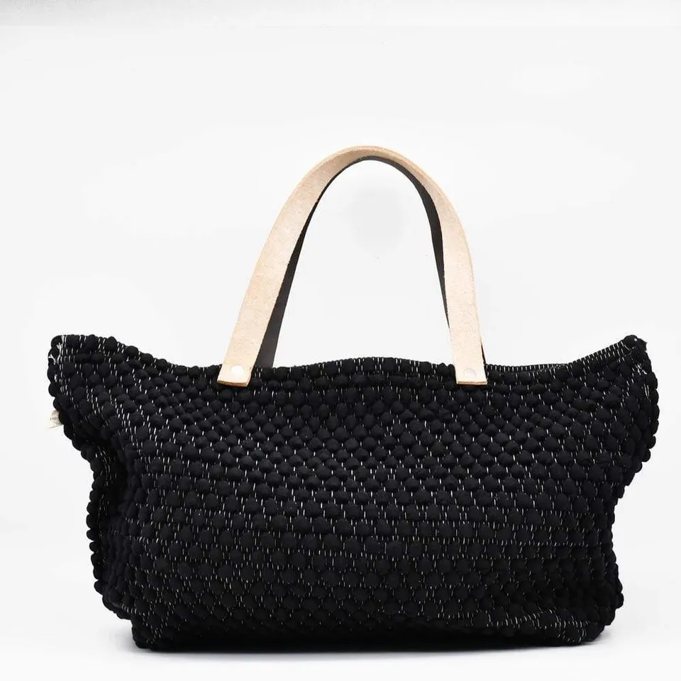 luisa-paix-o-sac-paule-noir-tapis-portugais-50-cm image 1