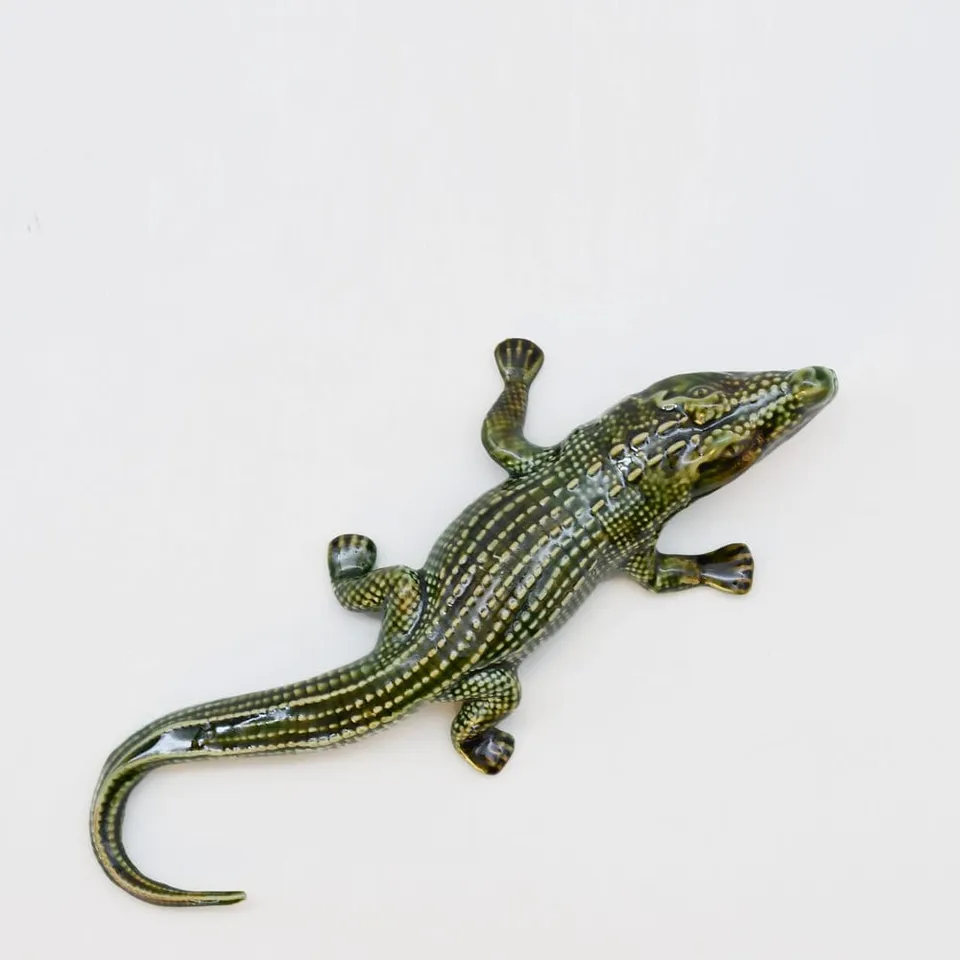 luisa-paix-o-crocodile-en-c-ramique-24-cm-d-co-artisanale image 1